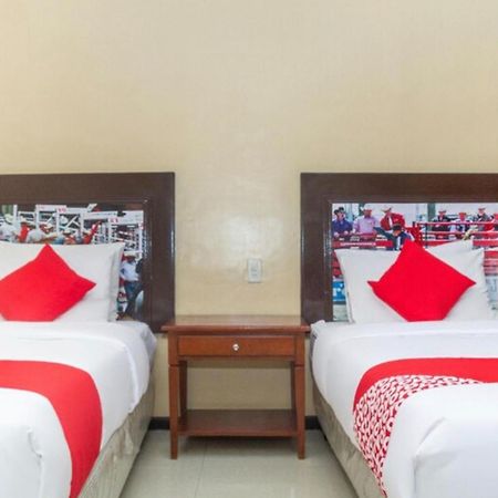 Oyo 133 Jazzy James Country Hotel 2 Davao City Dış mekan fotoğraf