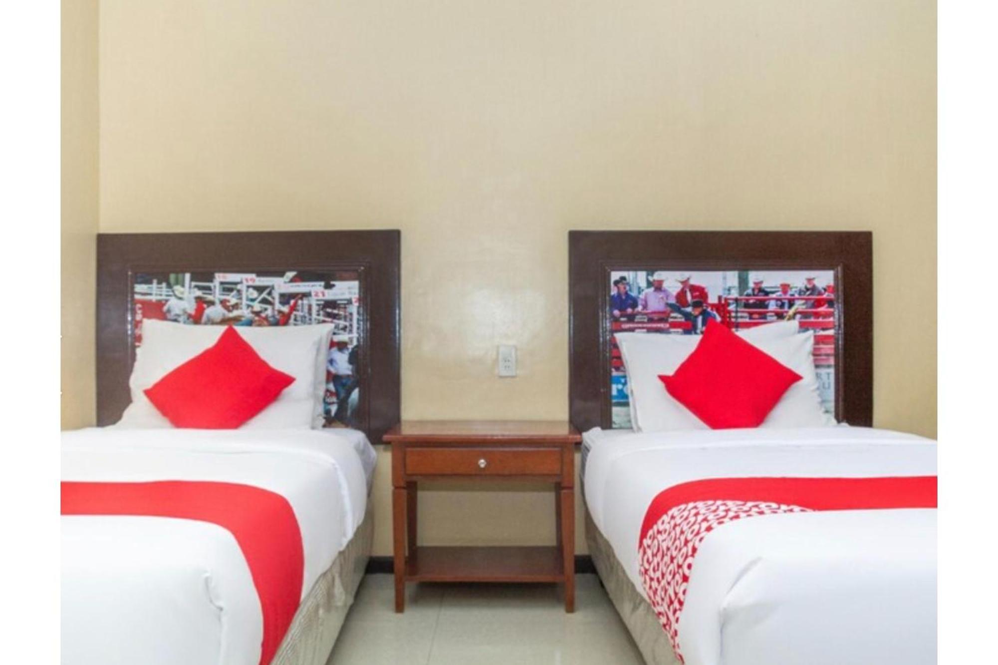 Oyo 133 Jazzy James Country Hotel 2 Davao City Dış mekan fotoğraf