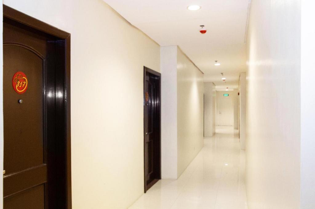 Oyo 133 Jazzy James Country Hotel 2 Davao City Dış mekan fotoğraf