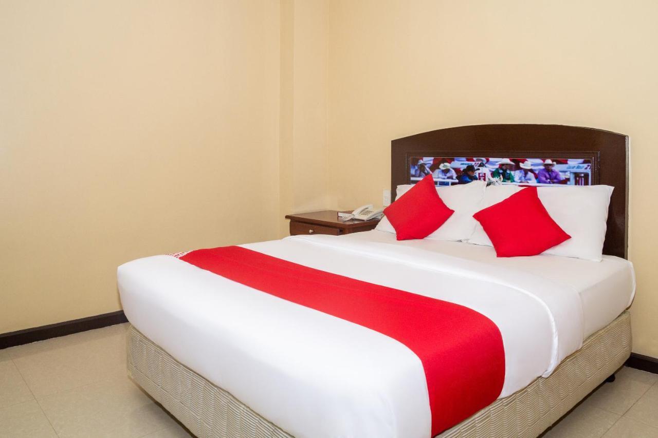 Oyo 133 Jazzy James Country Hotel 2 Davao City Dış mekan fotoğraf